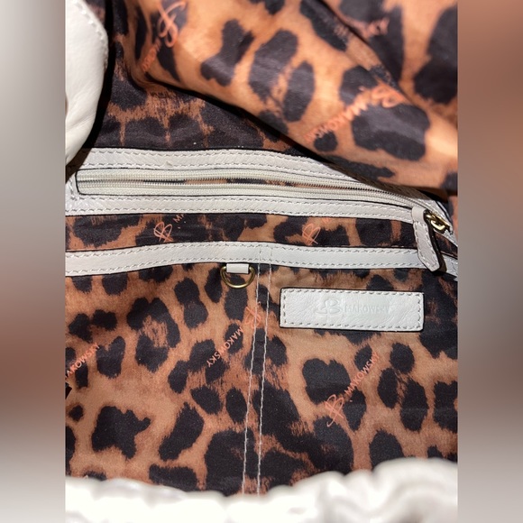 B. Makowsky Large w/ Flap zippered storage Purse Beige Soft Genuine Leather - Picture 10 of 13